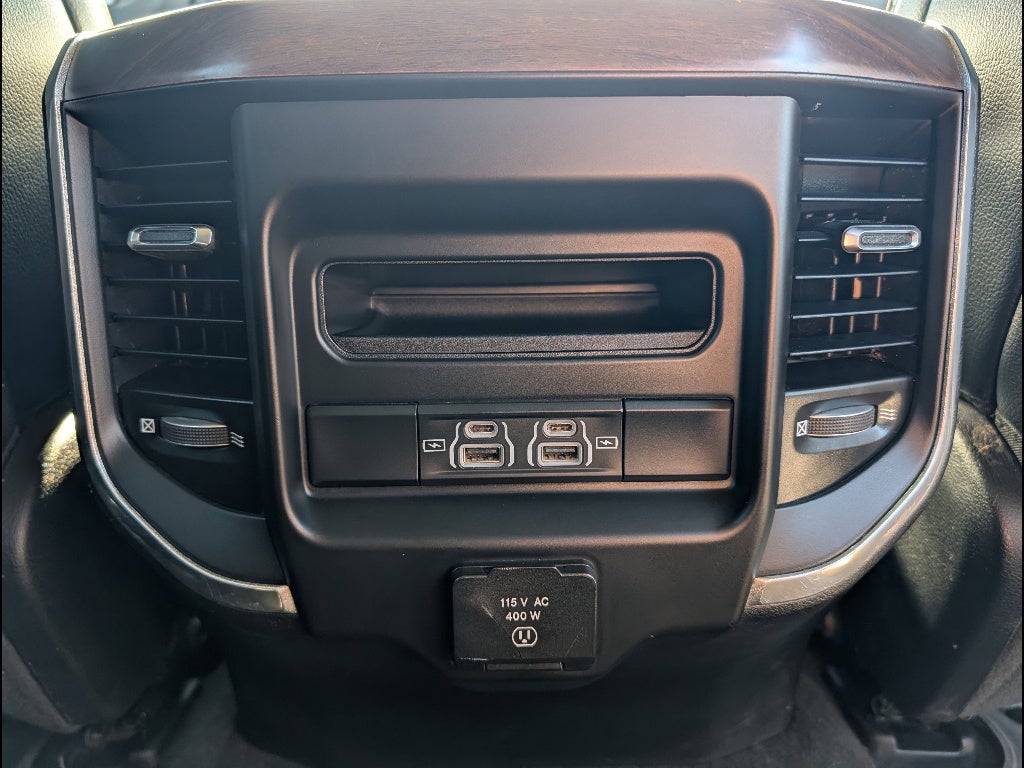 2022 RAM 1500 Laramie Crew Cab 4x4 5'7" Box