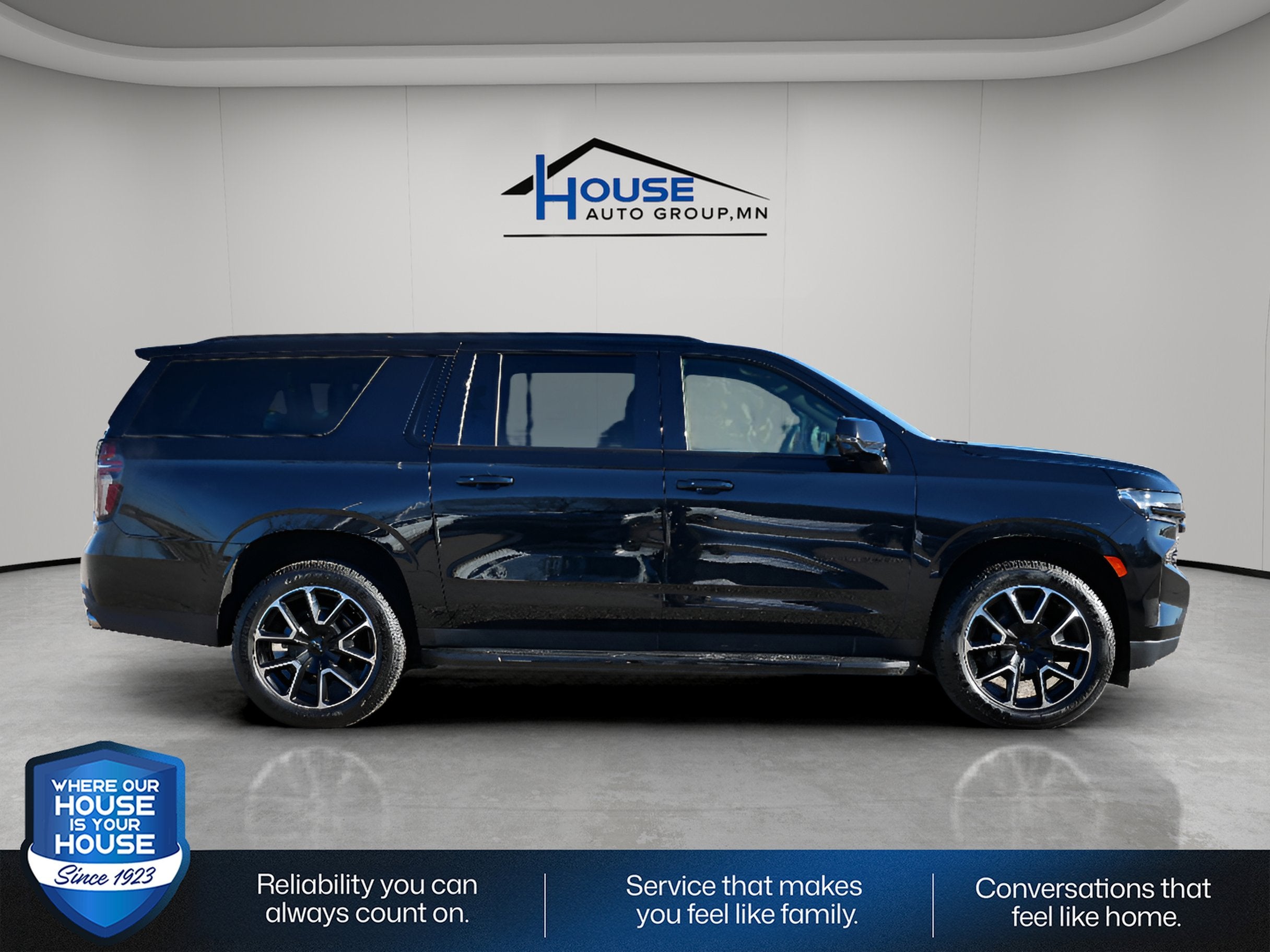 2023 Chevrolet Suburban RST