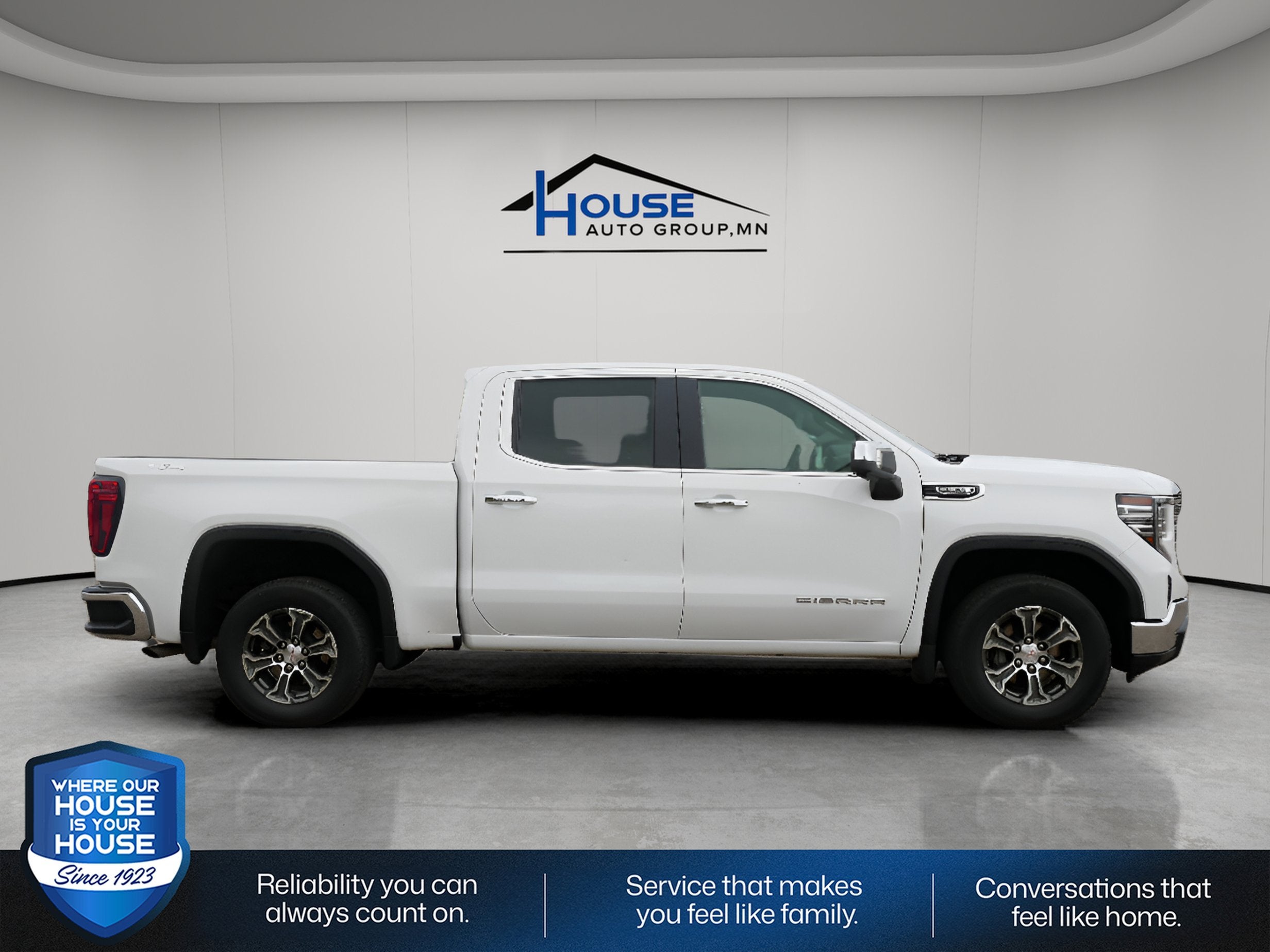 2025 GMC Sierra 1500 SLT