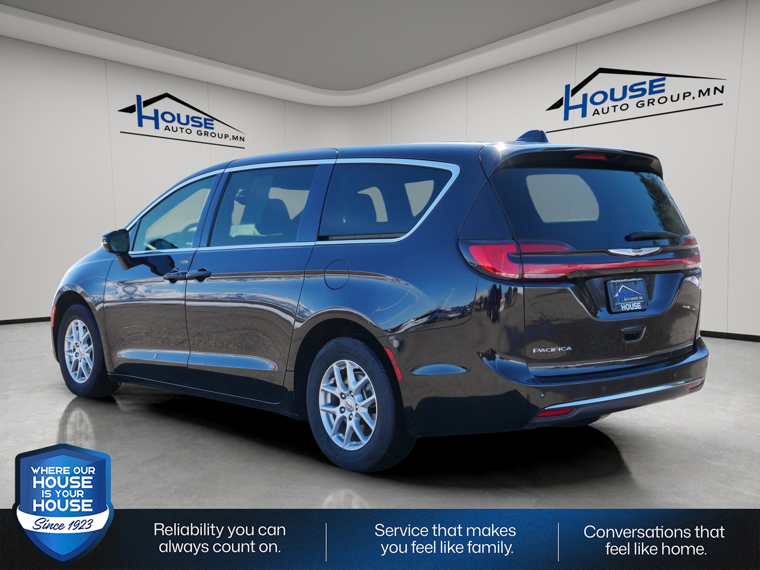 2025 Chrysler Pacifica Select