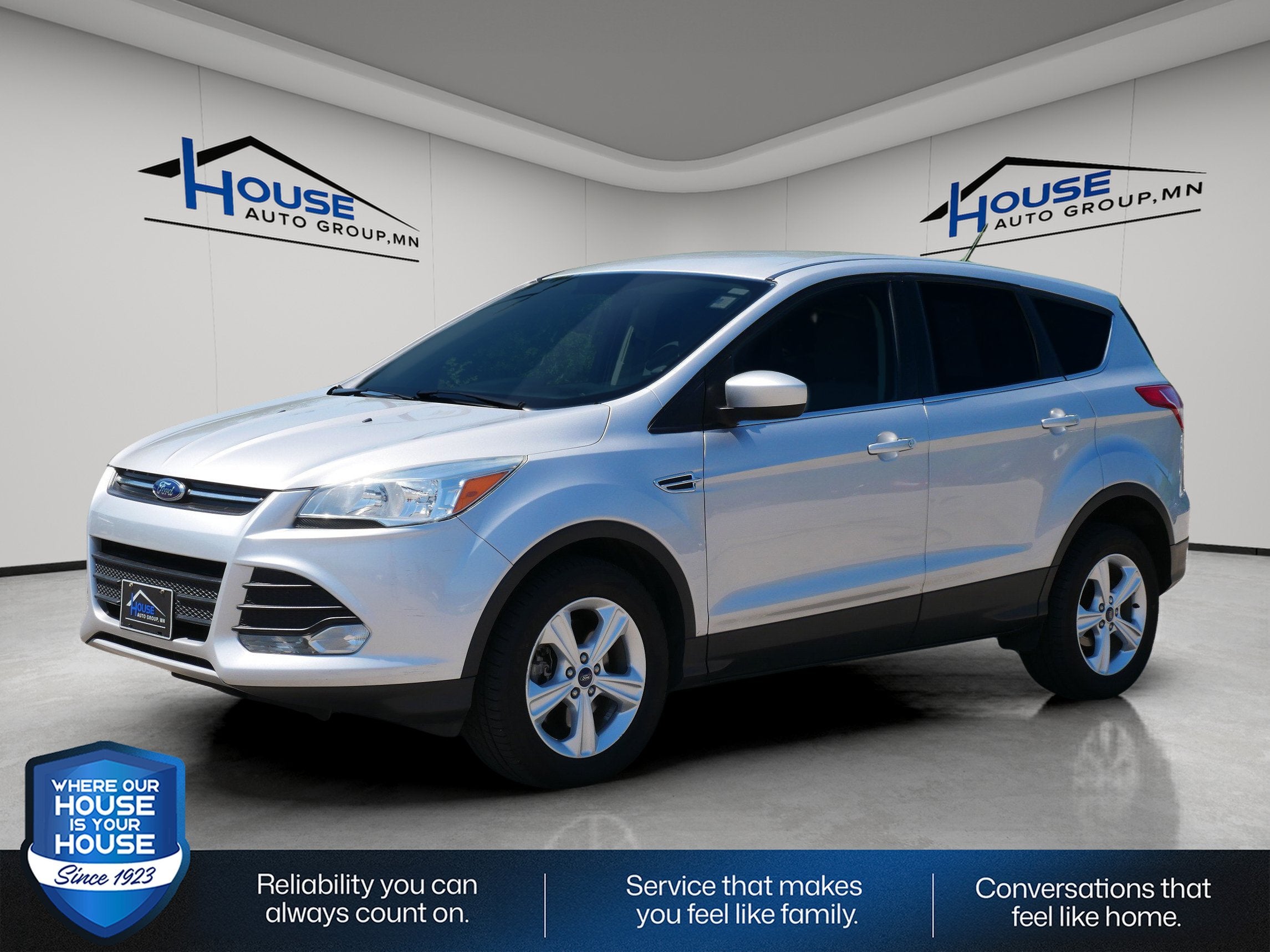 Used 2015 Ford Escape SE with VIN 1FMCU9GX2FUA31465 for sale in Red Wing, Minnesota