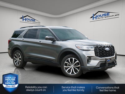 2025 Ford Explorer ST-Line