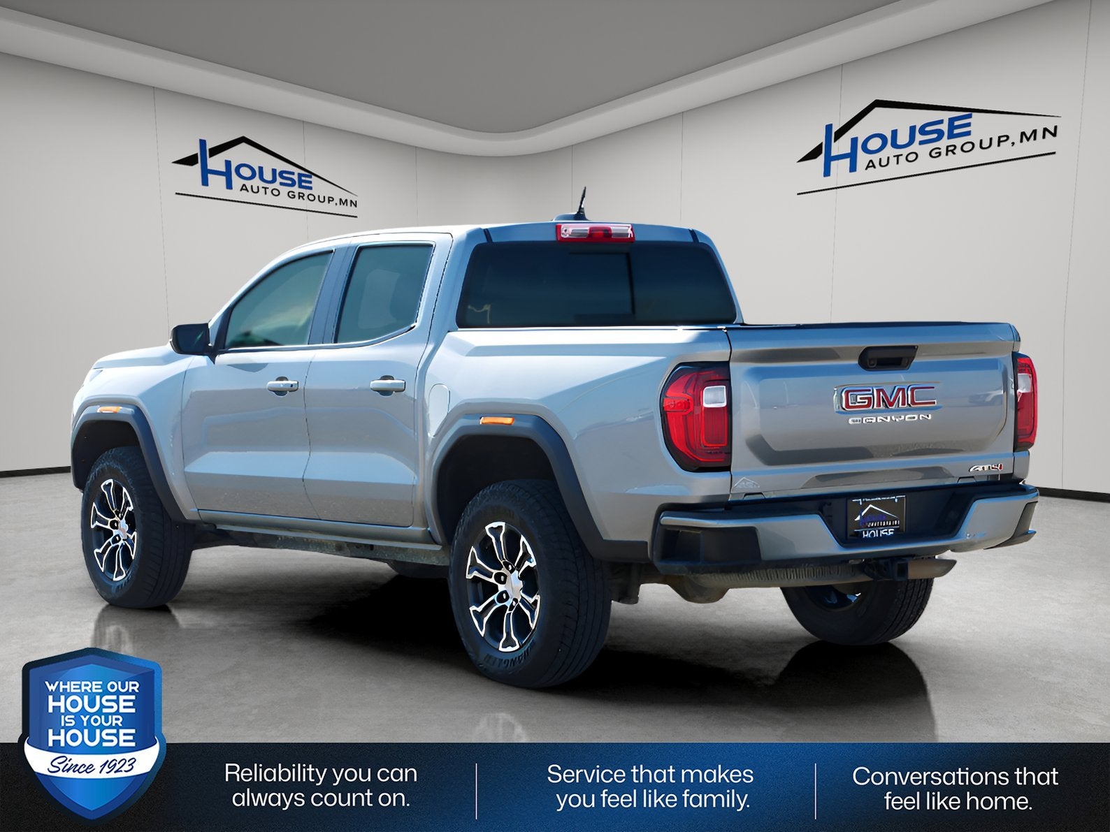 2023 GMC Canyon 4WD AT4