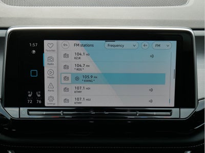 2025 Volkswagen Atlas Cross Sport 2.0T SE w/Technology