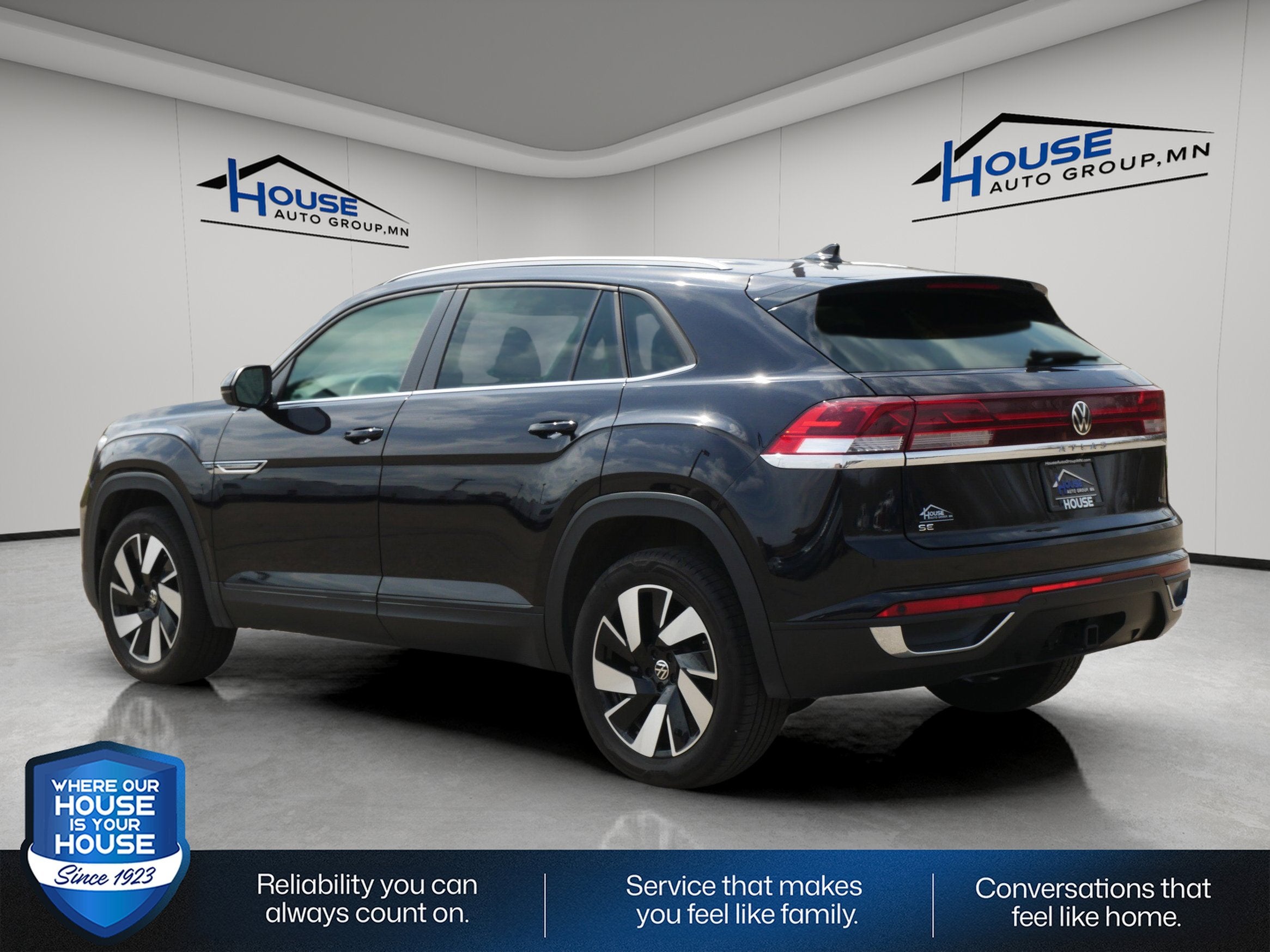 2025 Volkswagen Atlas Cross Sport 2.0T SE w/Technology
