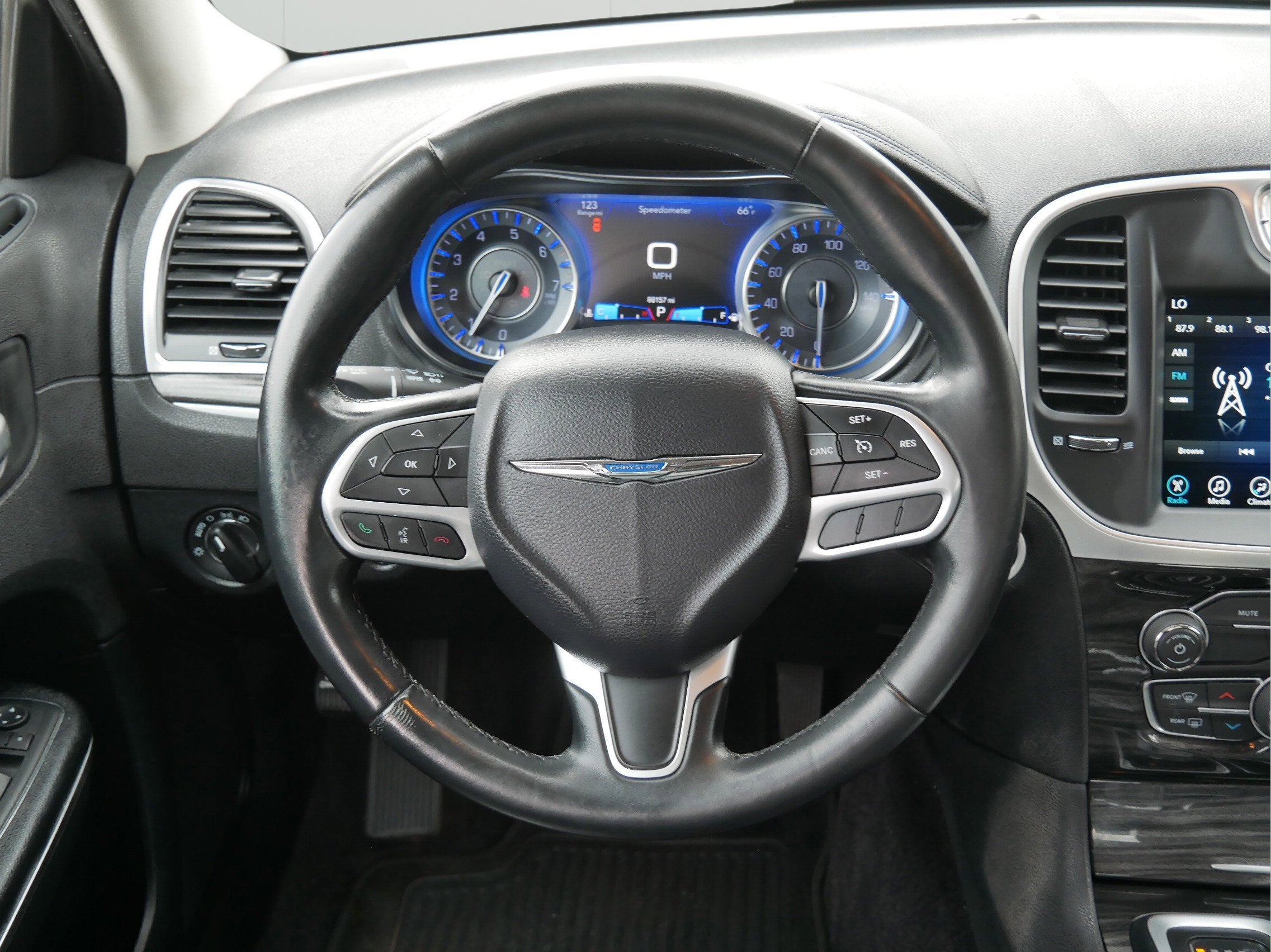 2017 Chrysler 300 Limited