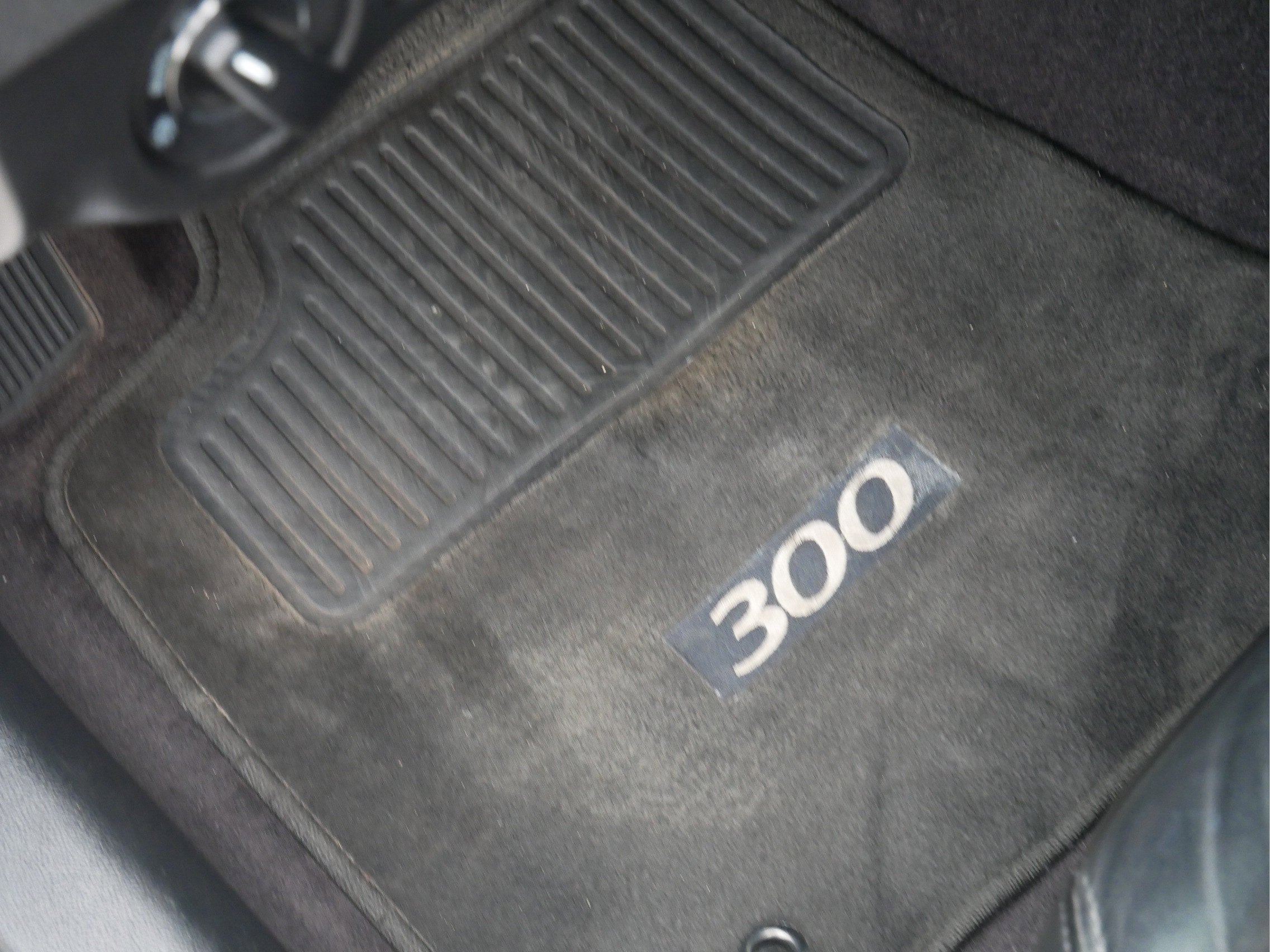 2017 Chrysler 300 Limited