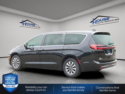2024 Chrysler Pacifica Hybrid Select