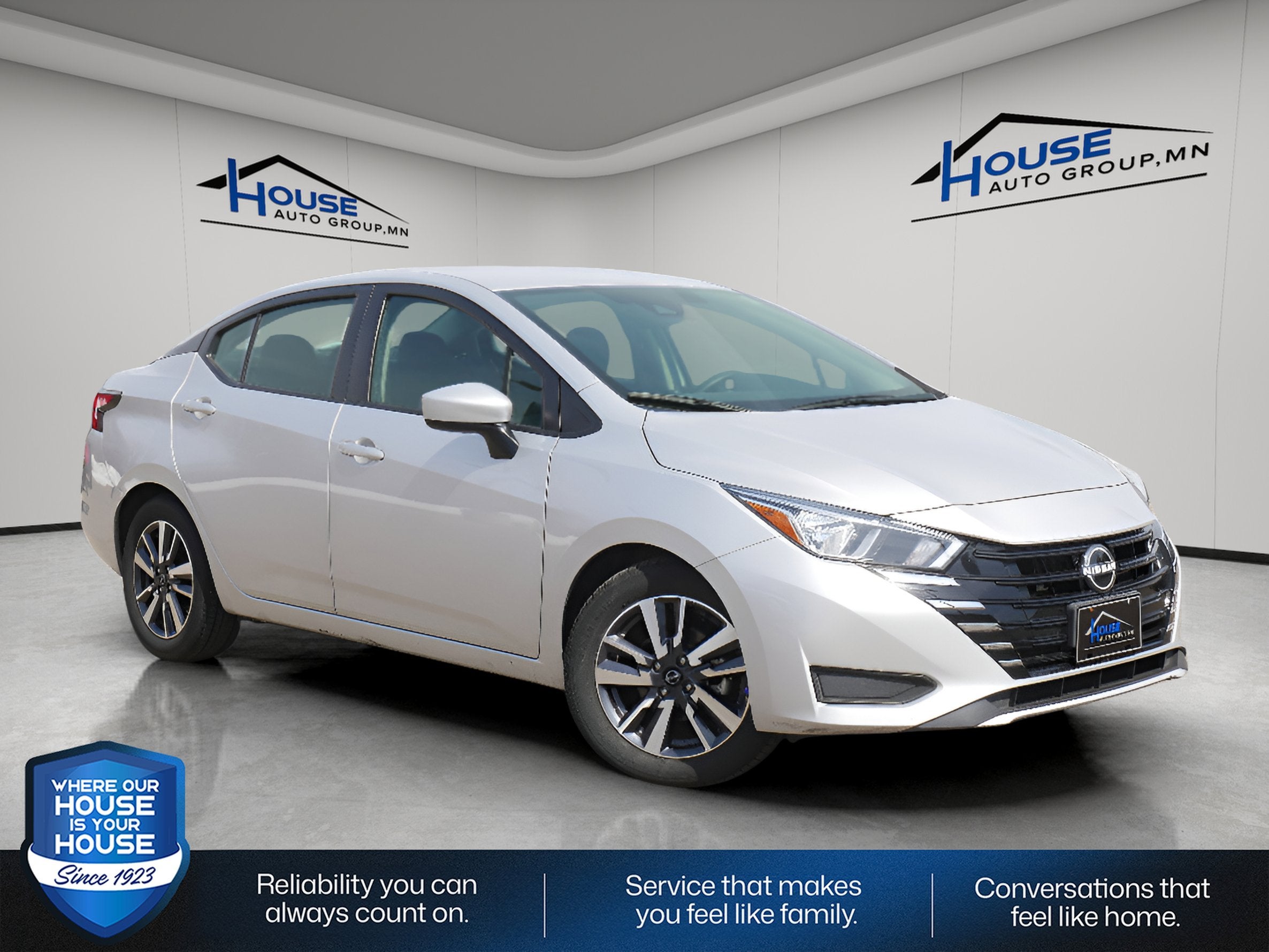 2023 Nissan Versa Sedan SV