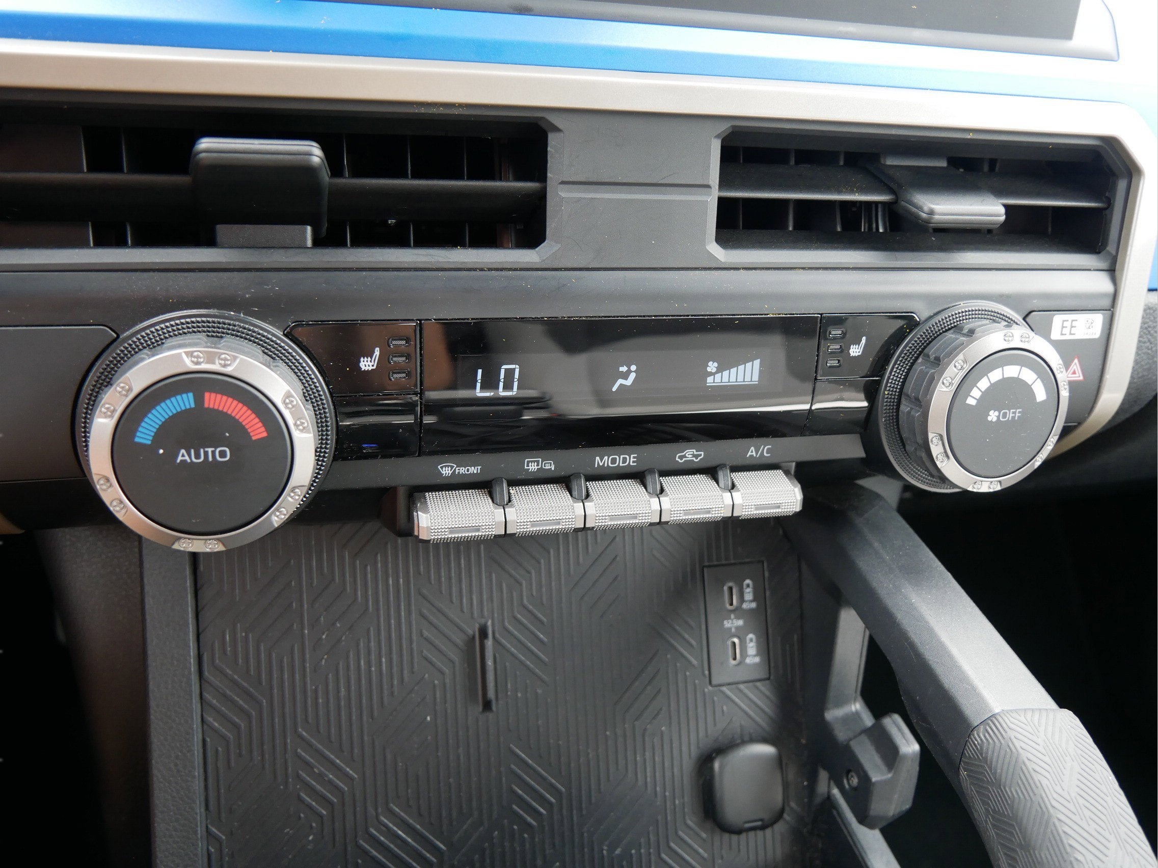 2025 Toyota Tacoma 4WD SR5