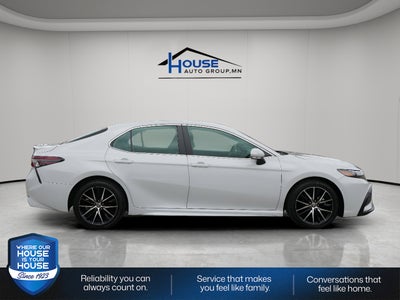 2024 Toyota Camry SE