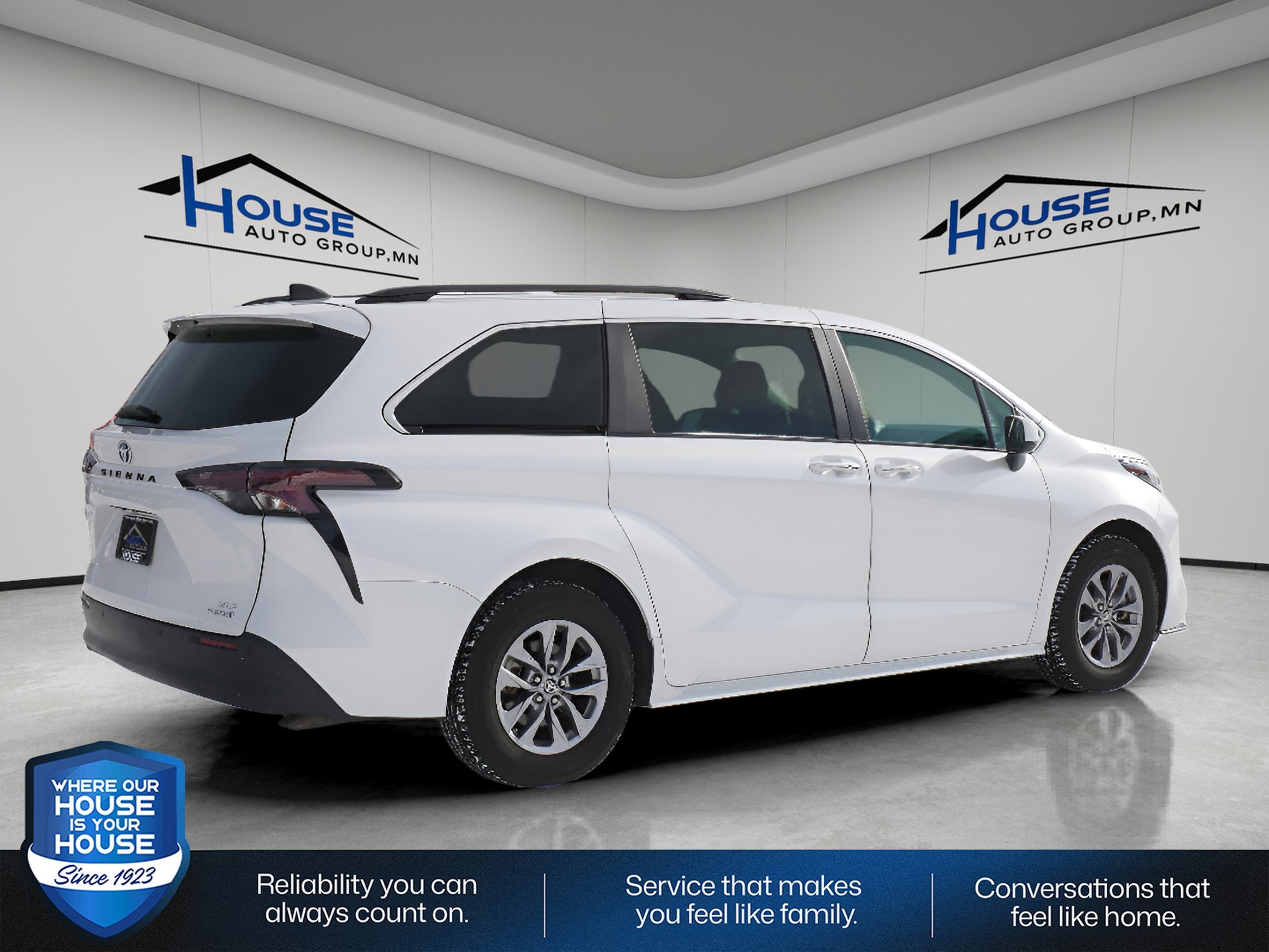 2024 Toyota Sienna XLE