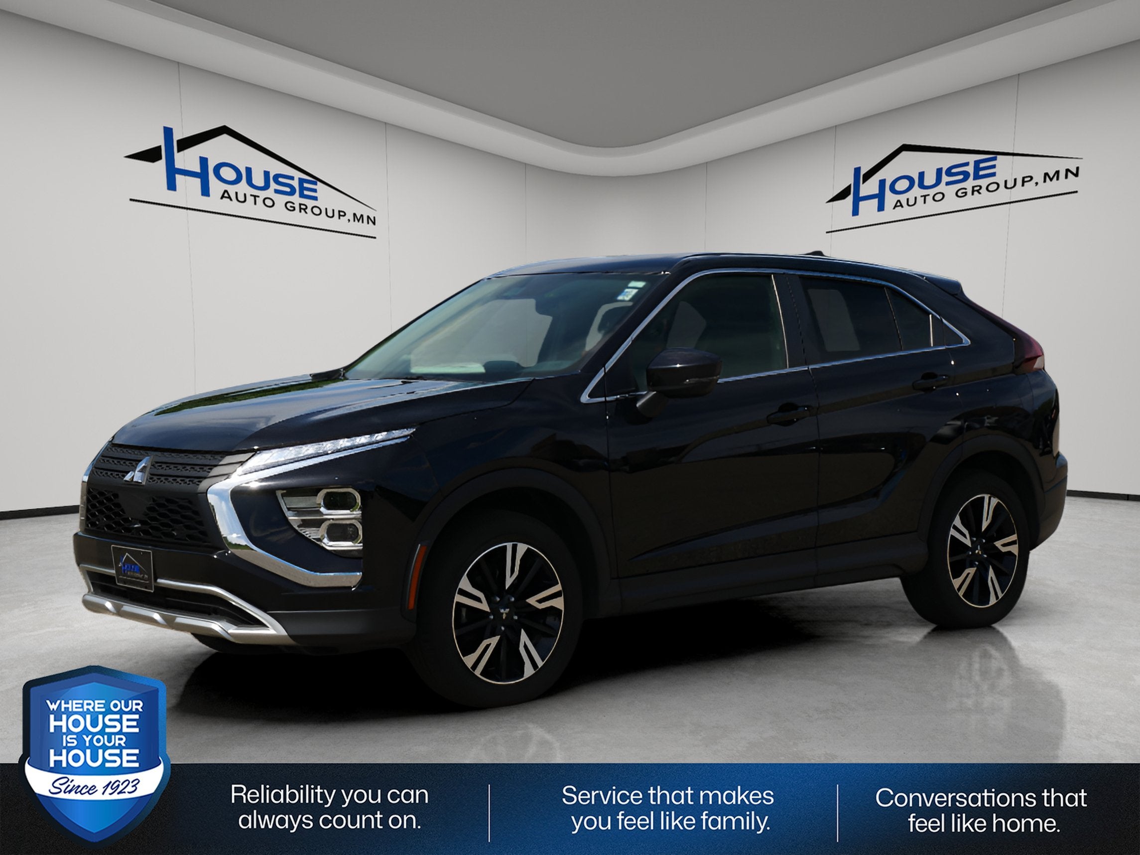 Used 2024 Mitsubishi Eclipse Cross SE with VIN JA4ATWAA3RZ058970 for sale in Red Wing, Minnesota