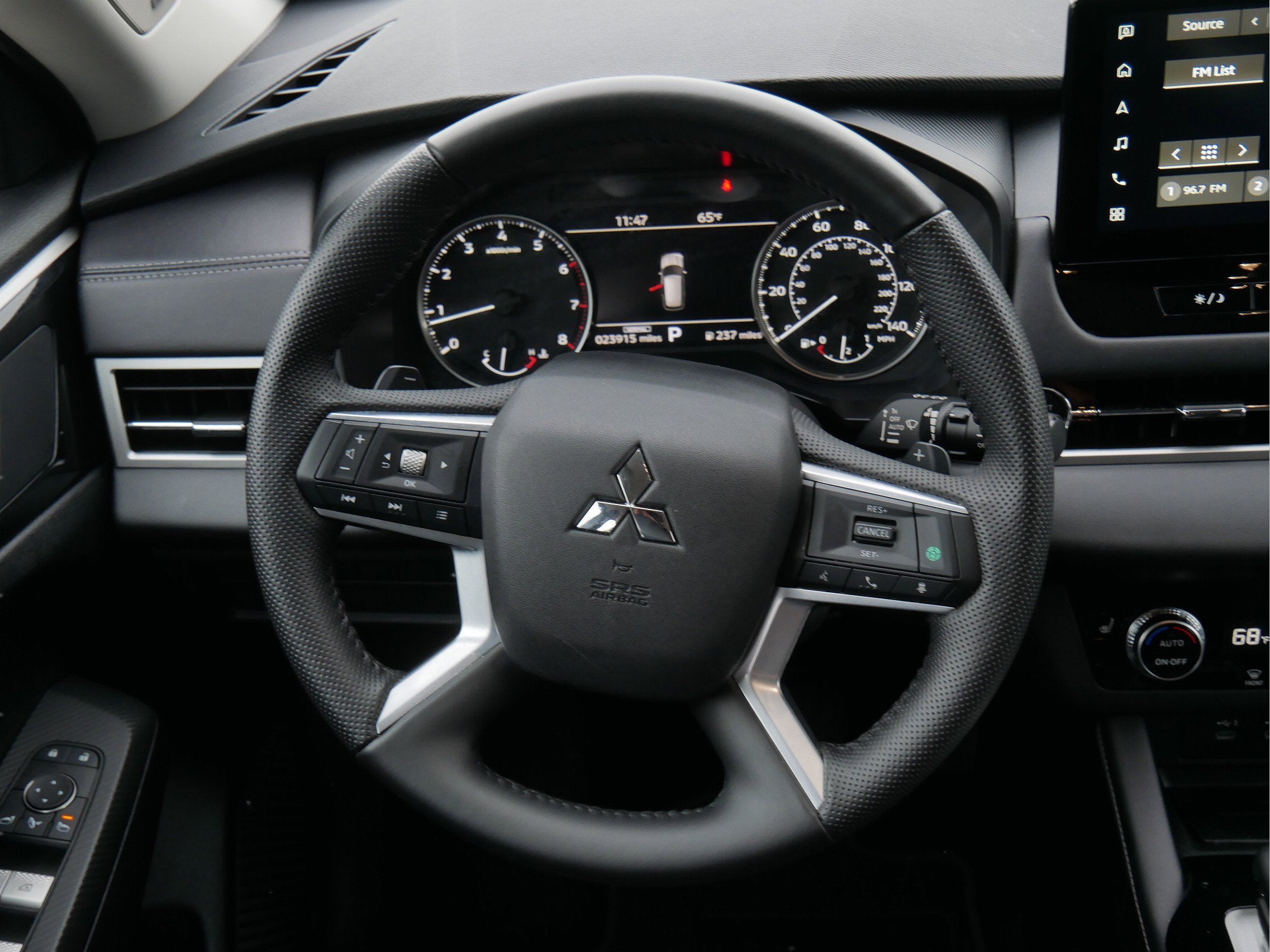 2025 Mitsubishi Outlander SE