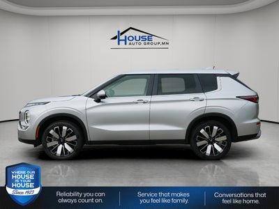 2025 Mitsubishi Outlander SE