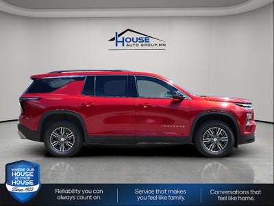 2025 Chevrolet Traverse LT