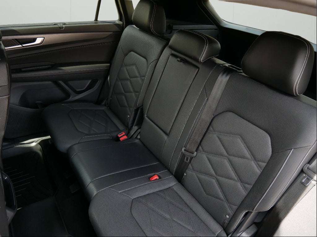2025 Volkswagen Atlas Cross Sport SE 4Motion