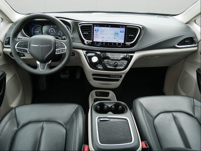 2024 Chrysler Pacifica Select