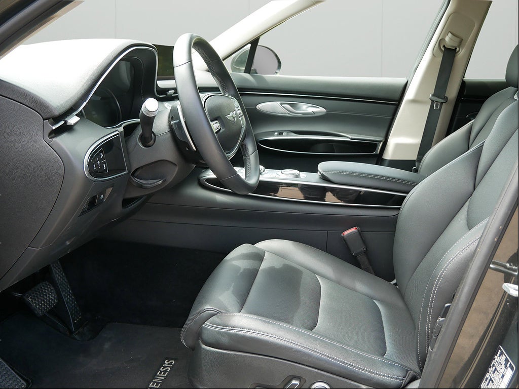 2025 Genesis GV70 2.5T Standard